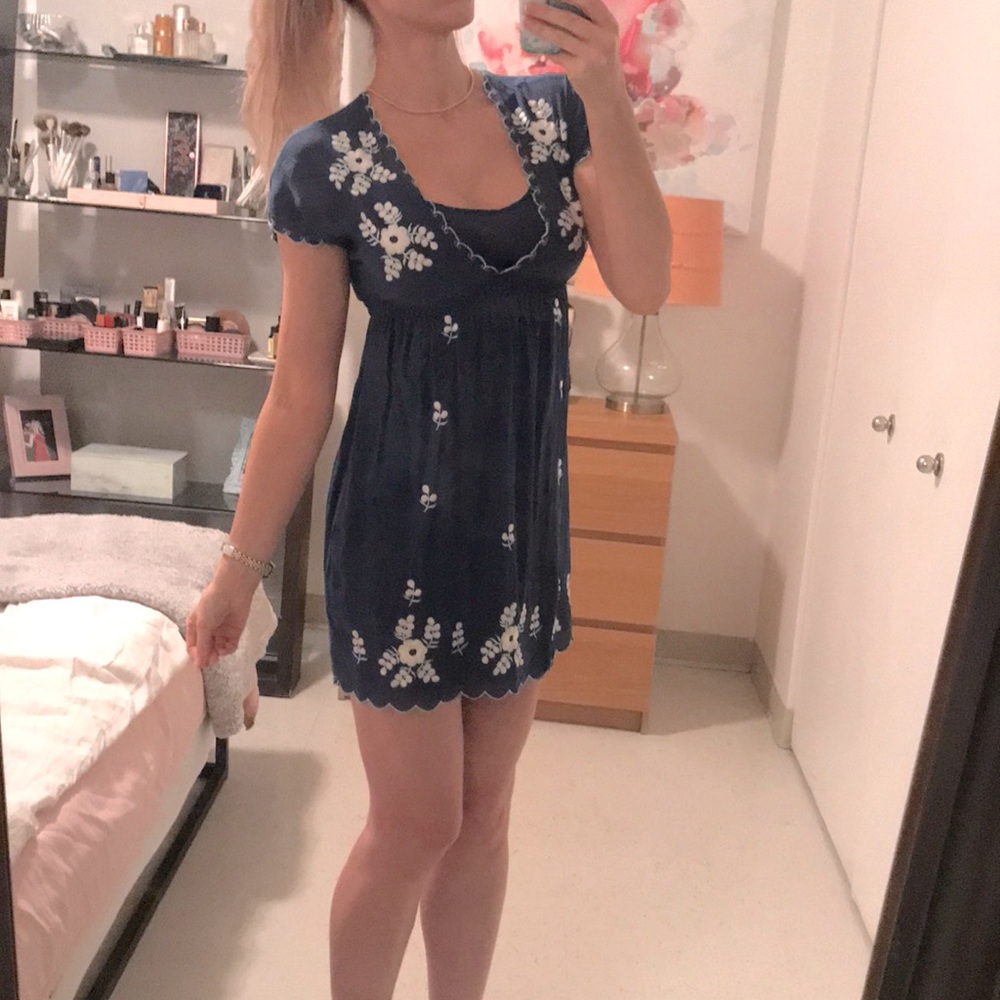 Yumi Kim 100% Silk dress. Blue with matching slip for under.